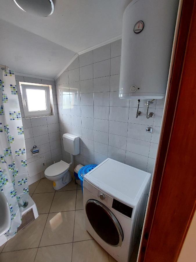Apartman Zeljo Galizana Exterior photo