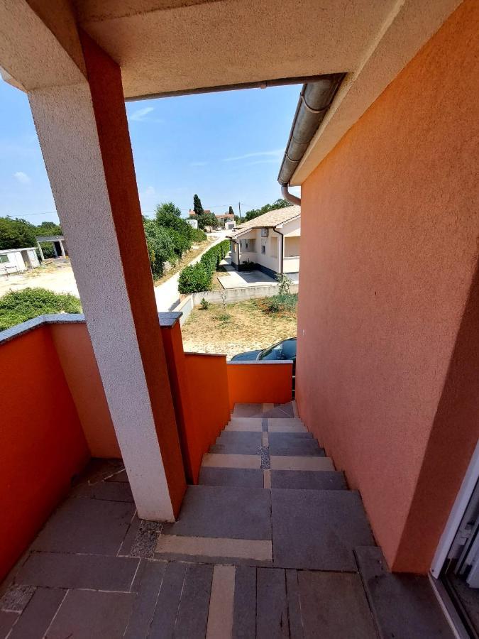 Apartman Zeljo Galizana Exterior photo