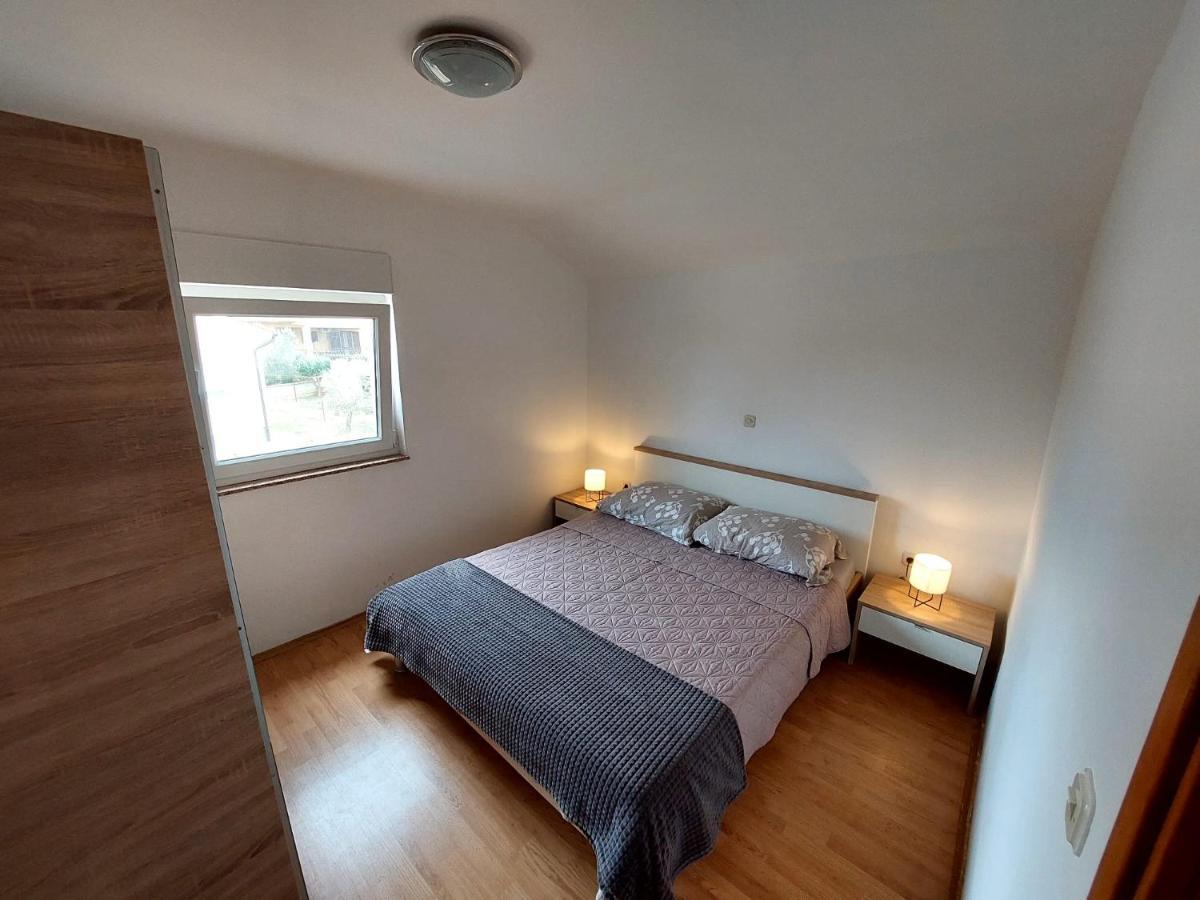 Apartman Zeljo Galizana Exterior photo